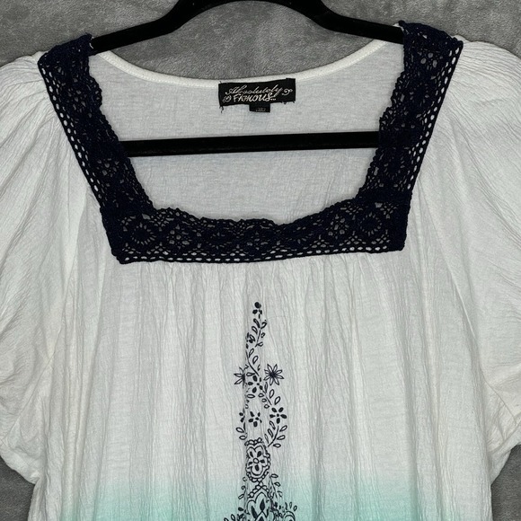 Absolutely Famous XL Top Shirt White Blue Paisley Short Sleeve Square Neck Knit - Picture 8 of 8
